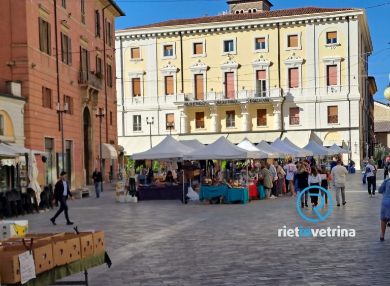 Il Mercatino dell’Antiquariato ti aspetta in piazza del Comune a Rieti