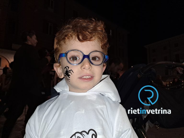 Decine di bimbi in piazza del Comune a Rieti per la Festa di Halloween