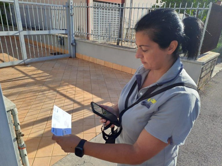 Con lo smartphone recapiti postali più veloci