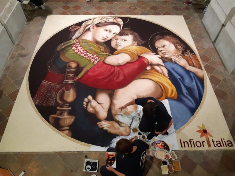 Sabato 25 novembre a Sant’Agostino i maestri infioratori creeranno un tappeto floreale