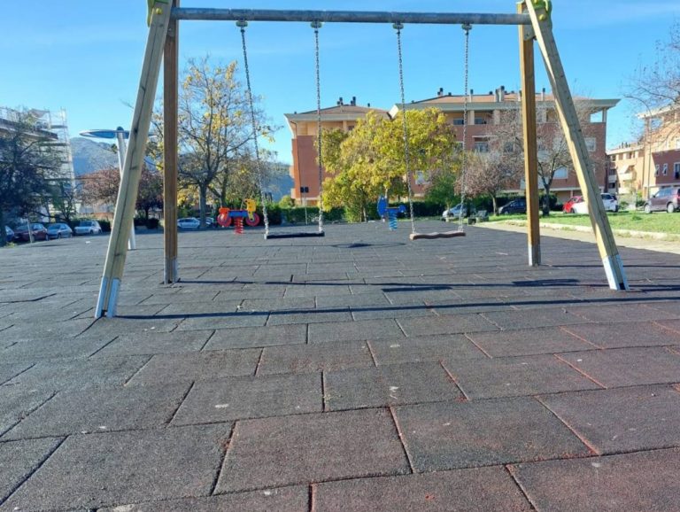 Parco via Cipriani, ripristinato il pavimento anti-shock