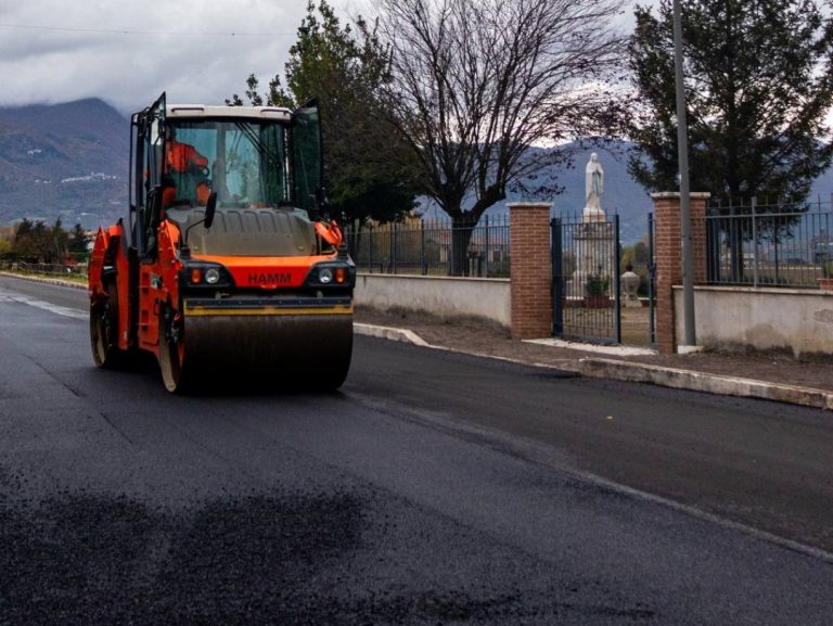 Prosegue la posa degli asfalti nella Piana Reatina