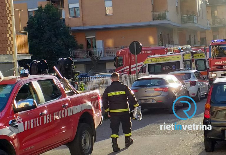 Incendio in un condominio di Città Giardino. Evacuati i residenti