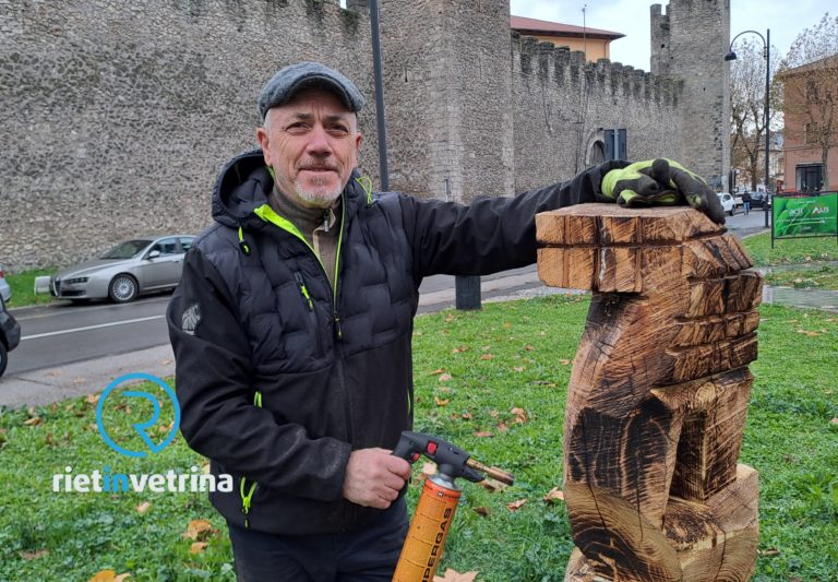 ►VIDEO – L’artista Felice Rufini all’opera. Video in diretta durante la creazione de “I guardiani di Ito”