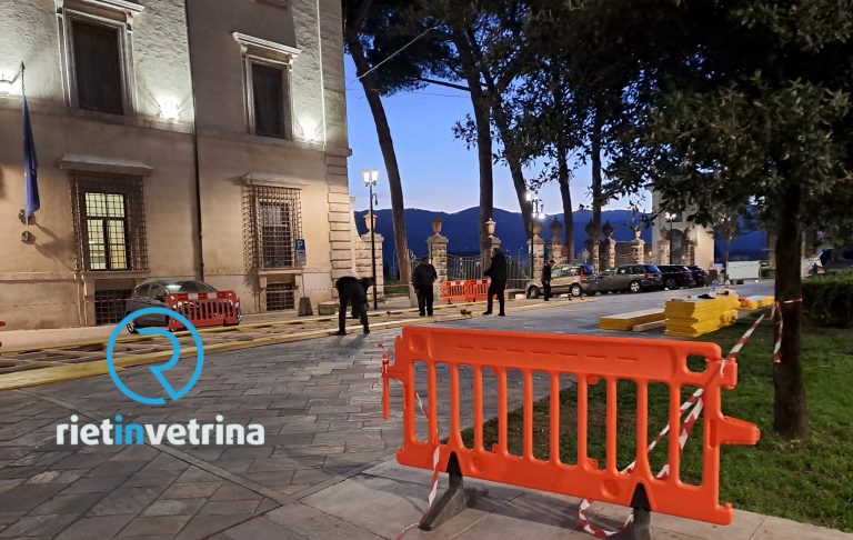 Rieti, in corso di installazione la pista di pattinaggio sul ghiaccio