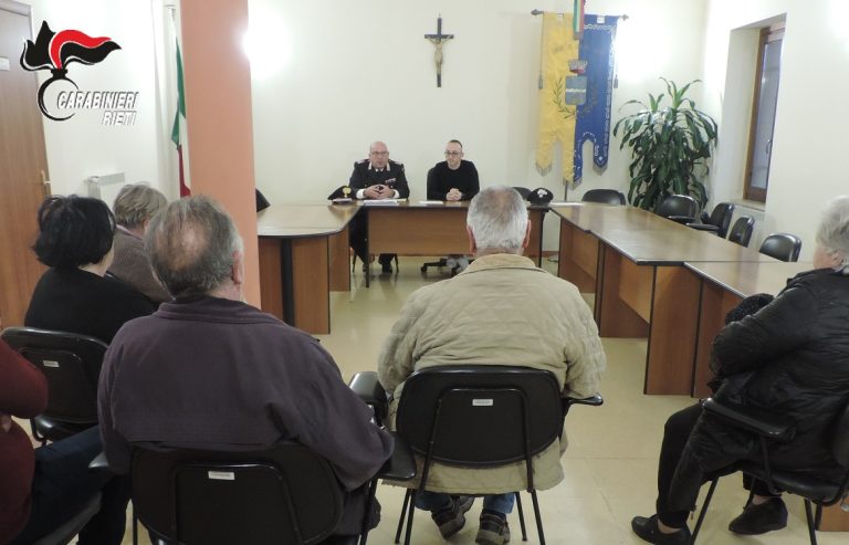 A Rocca Sinibalda i carabinieri incontrano la cittadinanza per metterla in guardia dalle truffe