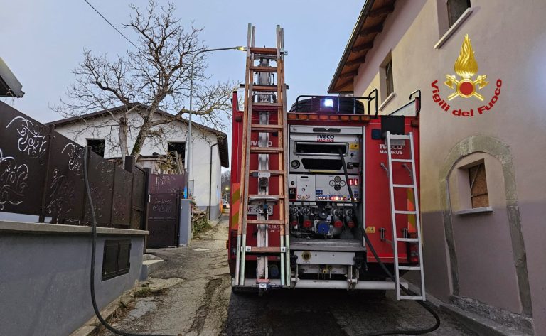 Cittareale, combustione di un tetto ventilato. Intervento dei VVF