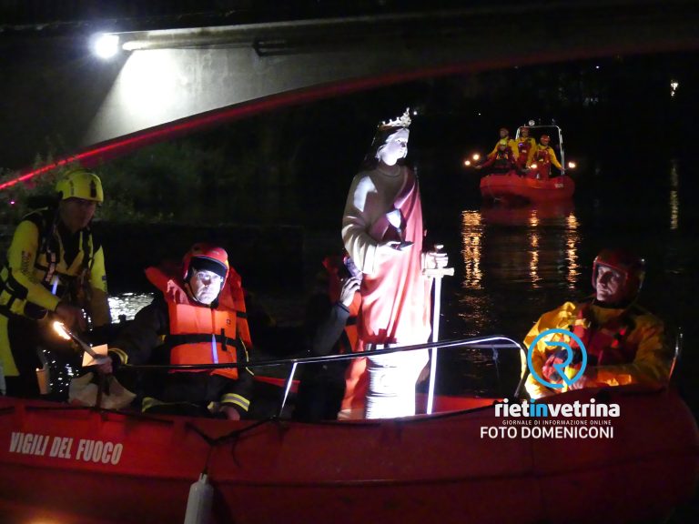 Le emozioni della Processione di Santa Barbara sul fiume Velino – FOTO