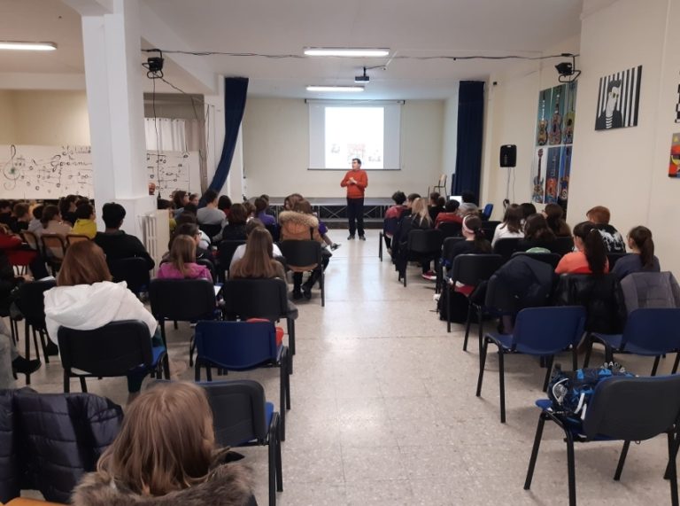 I collezionisti “Fabi” di Rieti incontrano gli studenti della scuola Pascoli di Rieti