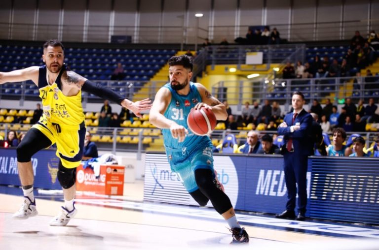 La Real Sebastiani si fa rimontare e perde. Torino si impone per 86-84