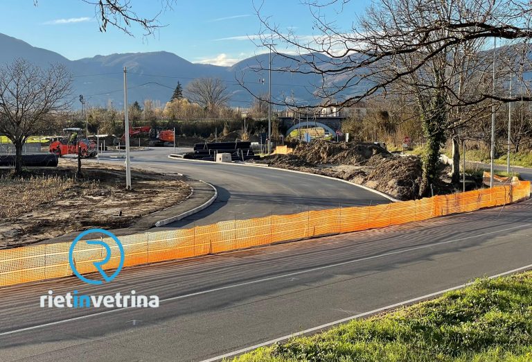 Prende forma la nuova rotatoria di via Velinia