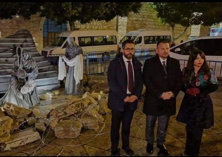 Il sindaco di Greccio e il sindaco di Assisi in visita a Betlemme per la messa di Natale