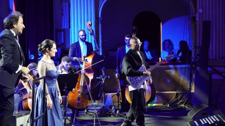 Rivedi “La Notte dei Miracoli” su RAI 1 – ENTRA E GUARDA IL VIDEO