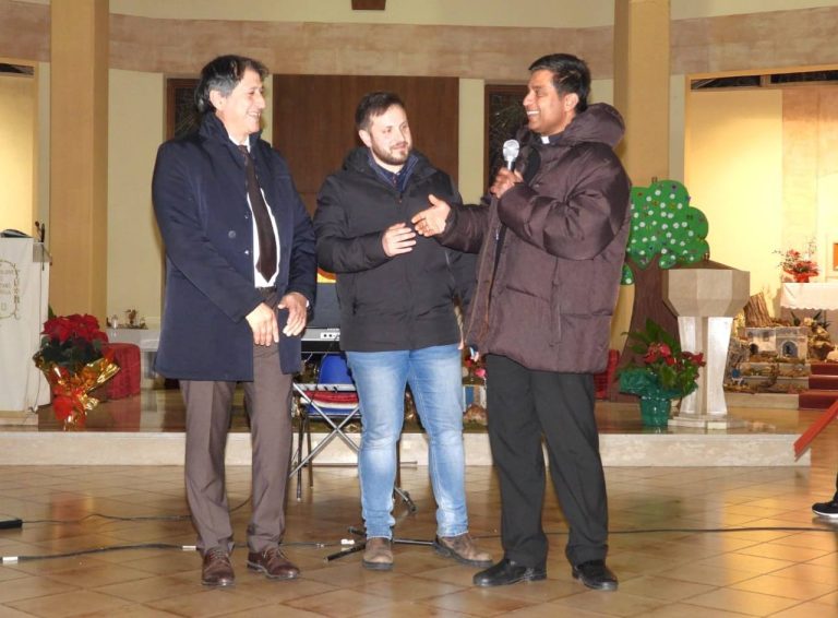 L’assessore Fabio Nobili partecipa alla premiazione della mostra “Presepi in Chiesa” – I PREMIATI