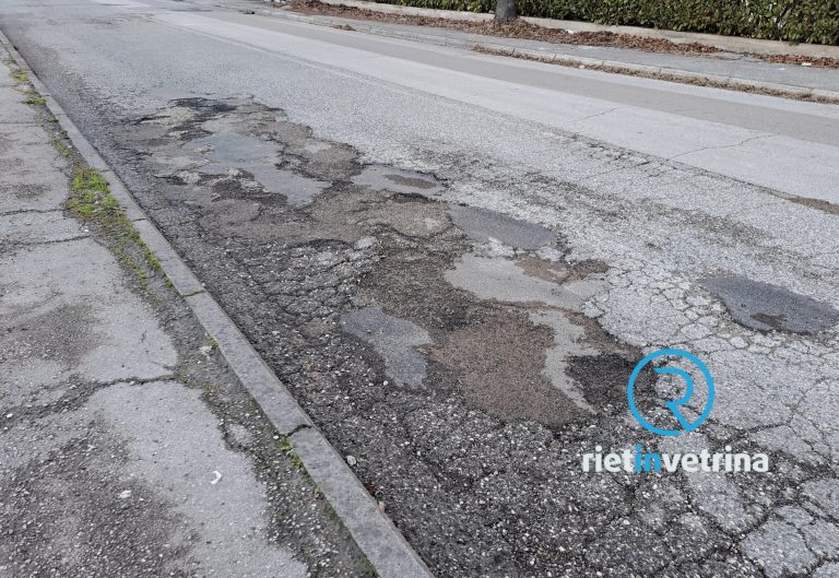 SEI TU IL REPORTER – “In viale Aldo Moro a quando il nuovo asfalto?”