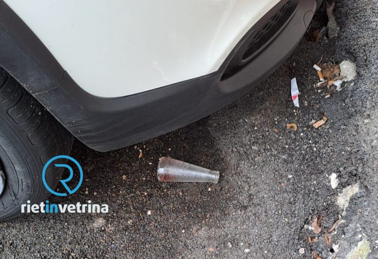 SEI TU IL REPORTER – “Via Torricella a Quattro Strade piena di escrementi di cane e bottiglie. ASM dove sei?”
