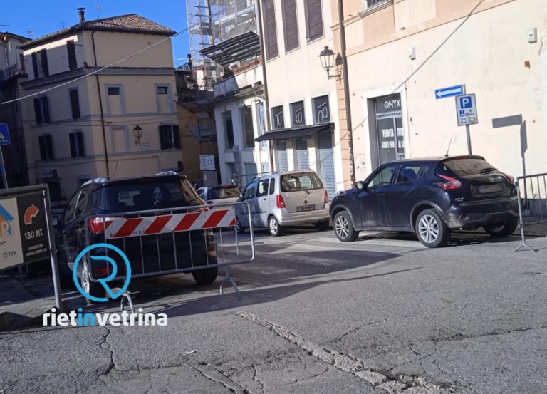 SEI TU IL REPORTER – “Di giorno o di notte zona Ponte Romano auto sempre sulle strisce pedonali”