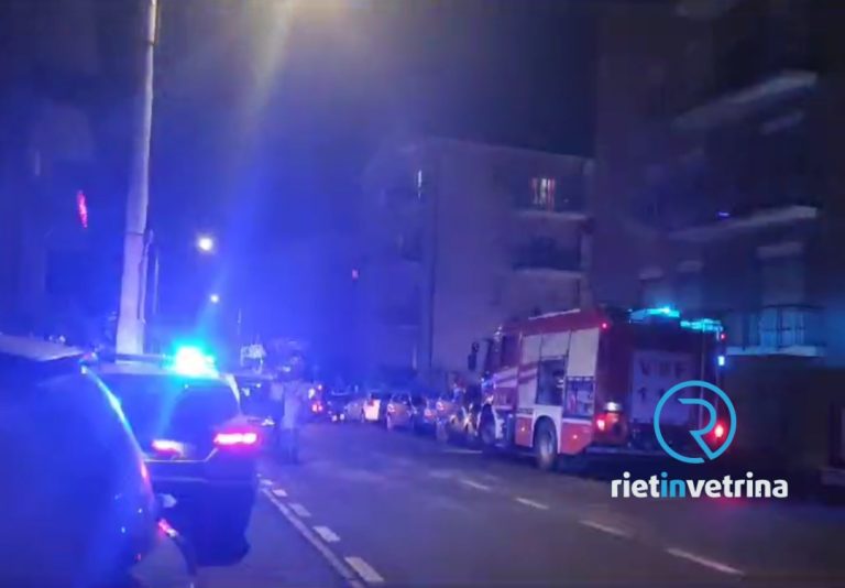 Pompieri e Forze dell’Ordine a Regina Pacis per soccorrere una persona