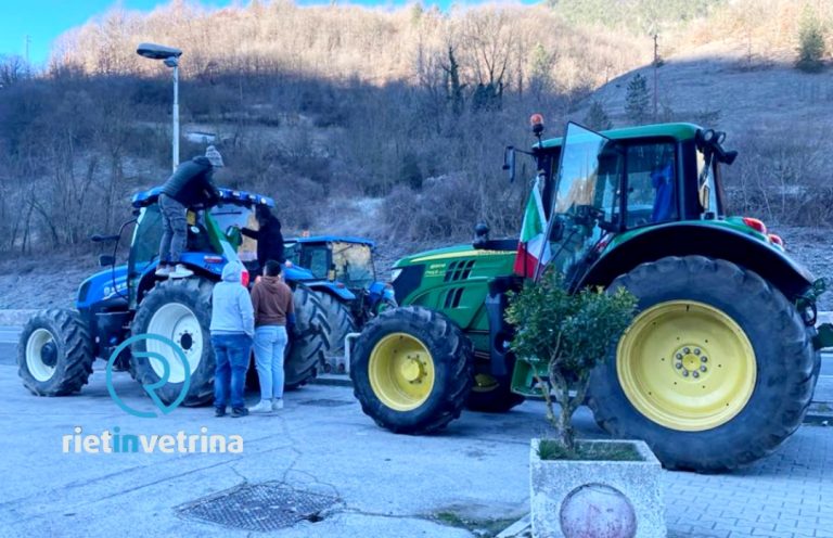 “Trattoristi in protesta” sulla Salaria altezza Posta