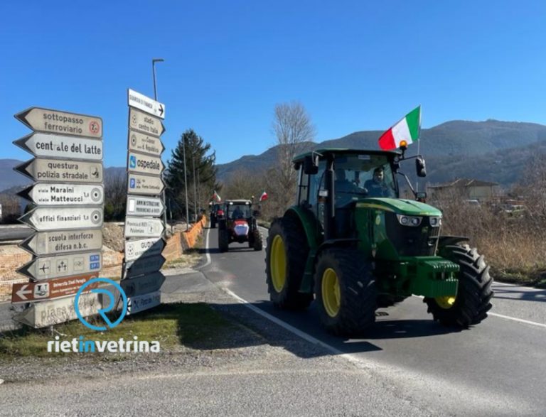 ►VIDEO – Più di 150 “Trattori in Protesta”. Da Amatrice, Posta e Leonessa verso la Rieti – Terni