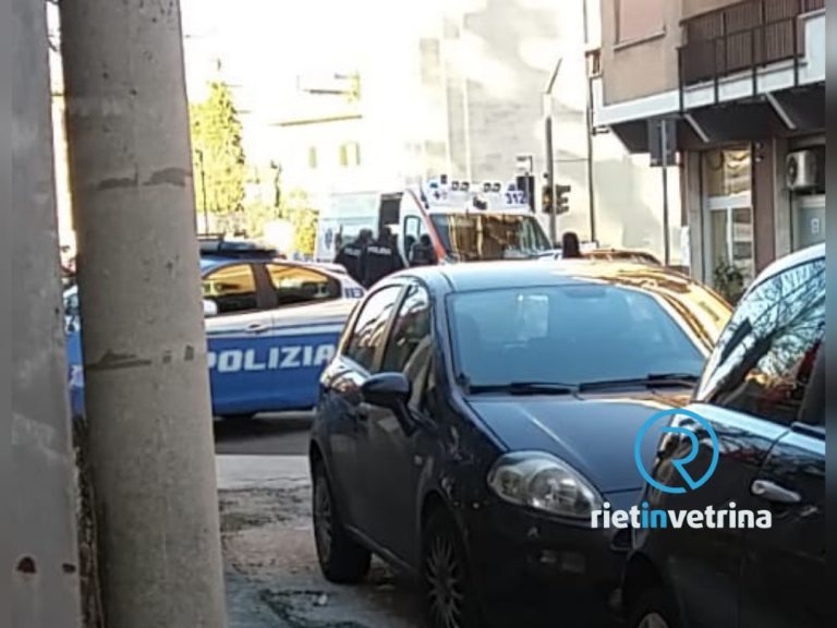 Rieti, Polizia e 118 soccorrono donna che accusa malore