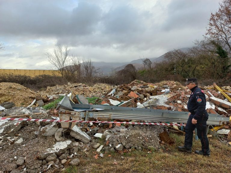 Denunciata industria di Cittaducale. Carabinieri Forestale sequestrano ingente quantitativo di rifiuti pericolosi