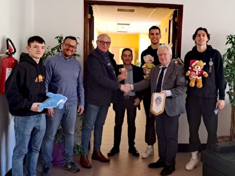 La NPC Rieti consegna alla Pediatria de Lellis i peluches raccolti con l’iniziativa “Teddy Bear Toss”