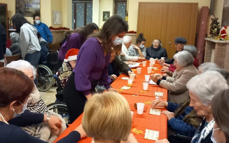 I ragazzi del Club Interact Rieti fanno visita ai nonni della Casa di Riposo Santa Lucia – LE FOTO