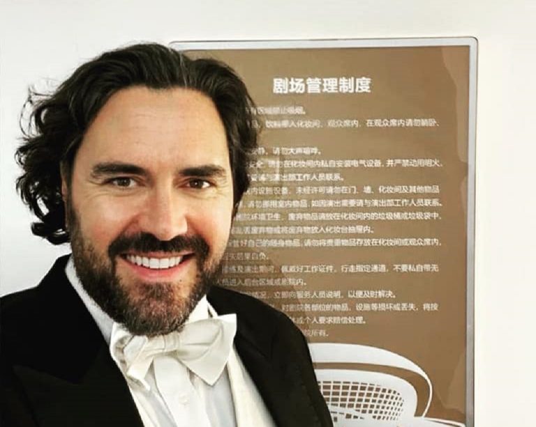 Il tenore sabino Gianluca Sciarpelletti incanta la Cina nel concerto di Capodanno