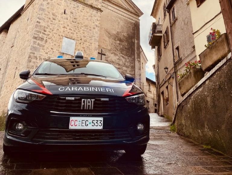 Nonostante il divieto continuava ad avvicinarsi all’ex compagna. Arrestato extracomunitario