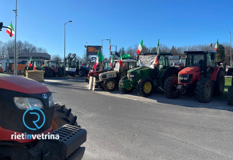 ► VIDEO – La protesta degli agricoltori sulla A24 Roma – Torano – L’Aquila
