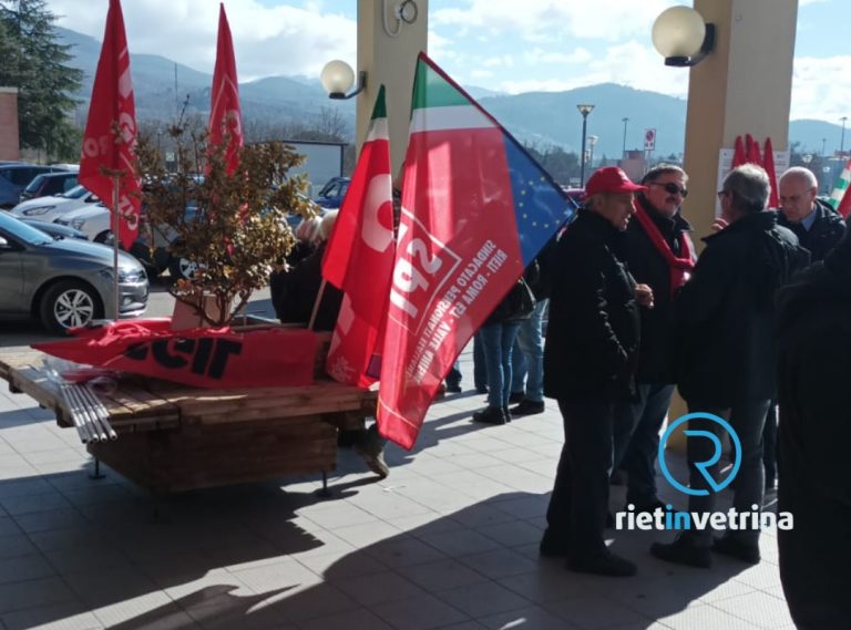 Sit-in della CGIL davanti al de Lellis di Rieti: “Salviamo la sanità pubblica”
