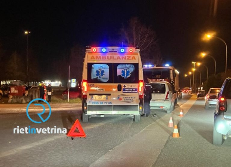 Incidente in via Greco altezza Conad. Due le ambulanze sul posto. Traffico in tilt