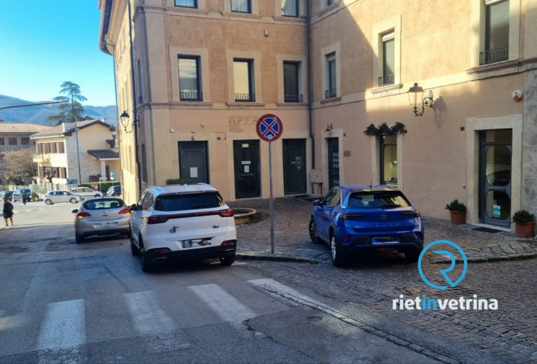 SEI TU IL REPORTER – “In via dei Pini sempre parcheggi selvaggi”