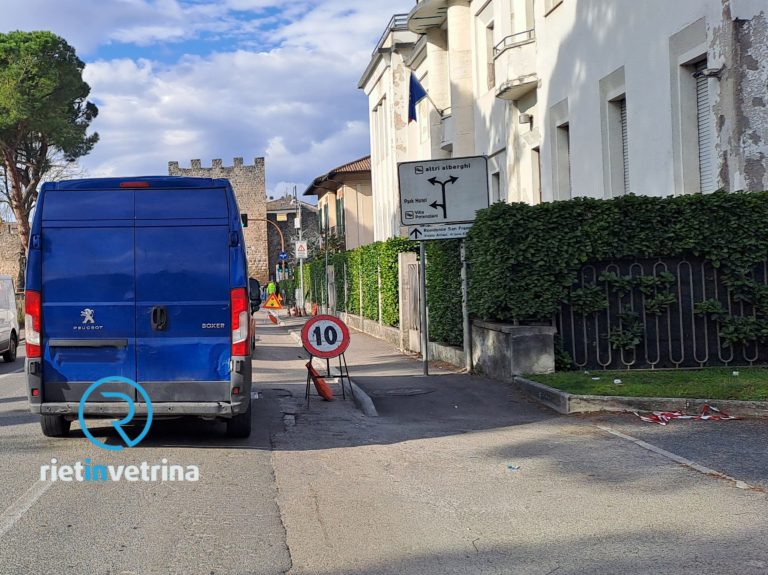 Prosegue il cantiere APS in via Salaria per L’Aquila. Modifiche al semaforo di Porta d’Arce
