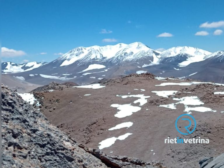 Arnaldo Millesimi raggiunge la vetta Azules a 6.250 metri di altitudine