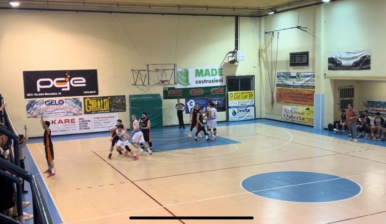 Pitoni – Bagnoli ed è spettacolo al PalaMartelli. Basket Contigliano batte il Basket Spello Sioux 91-84