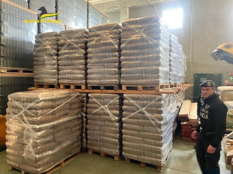 Guardia di Finanza di Rieti sequestra 150 tonnellate di nocciolino non a norma