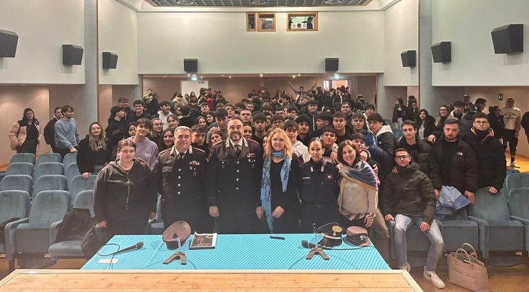 I Carabinieri incontrano i giovani dell’IPSSEOA Pertini di Magliano Sabina