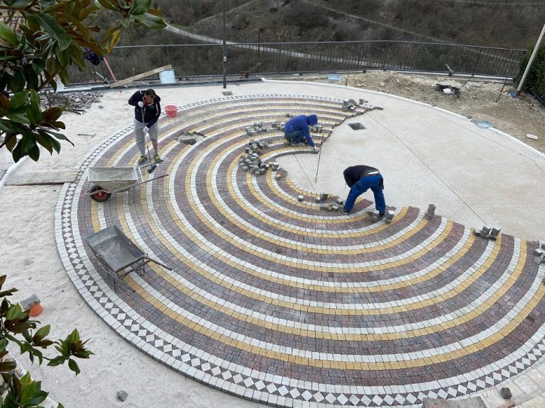 In fase di ultimazione i lavori in piazza Belvedere ad Apoleggia