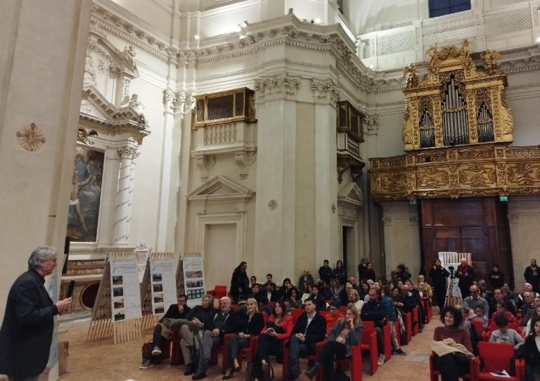 Ottima risposta per la conferenza “Impatto positivo e Architettura” all’Auditorium Santa Scolastica