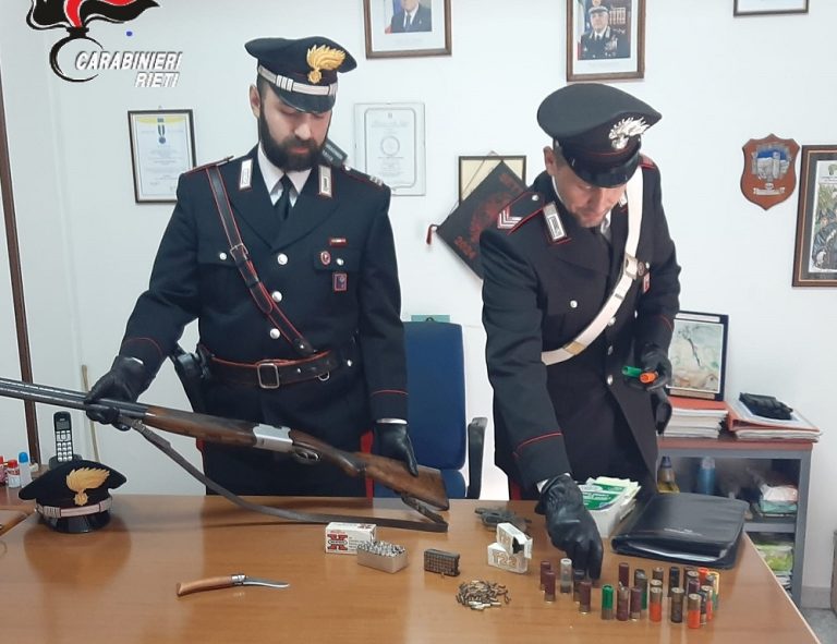 Carabinieri arrestano 70enne per detenzione di 200 cartucce, coltello e di un fucile rubato nel 1996