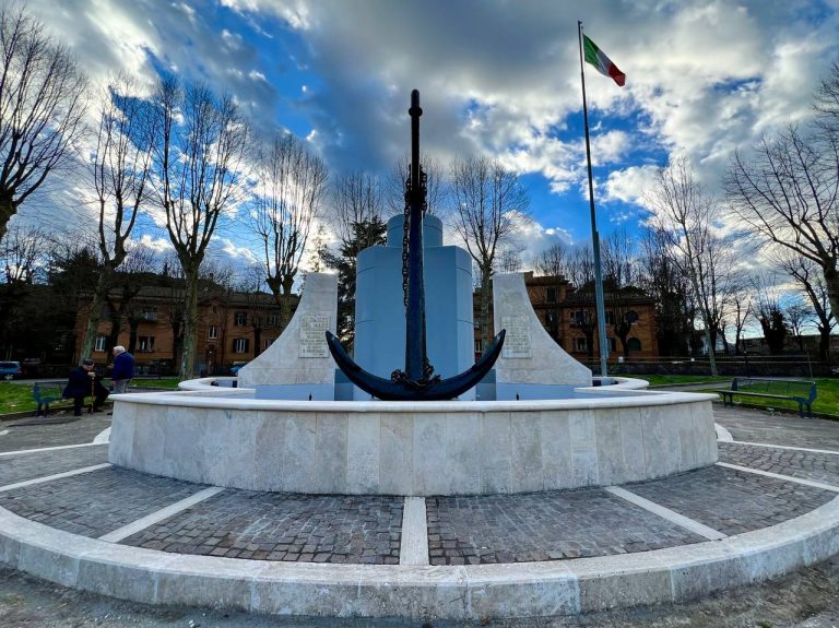 Conclusa la manutenzione del Monumento ai Marinai in Piazza XXIII Settembre