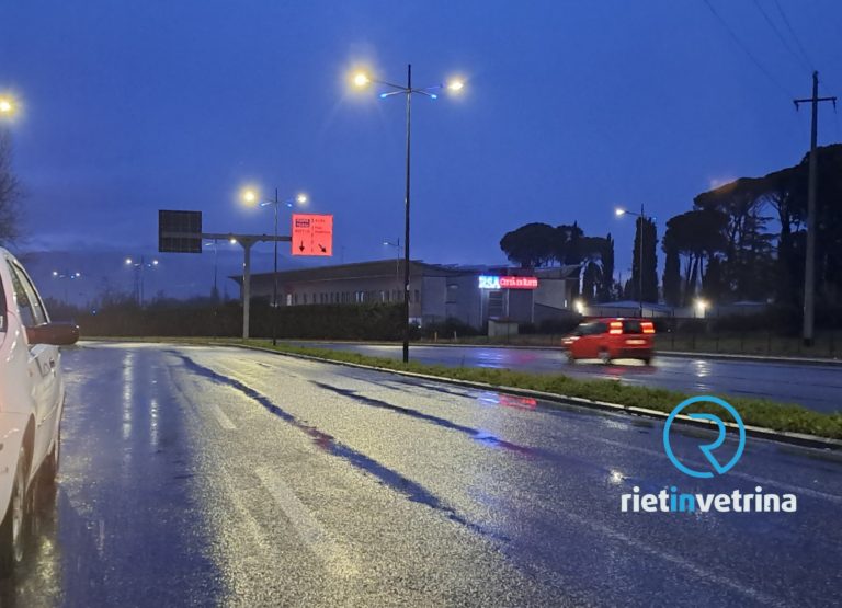 SEI TU IL REPORTER – “In via Togliatti per evitare una mega buca si rischiano gli incidenti”
