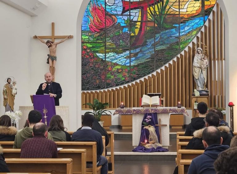 Lectio del vescovo Vito Piccinonna ai giovani