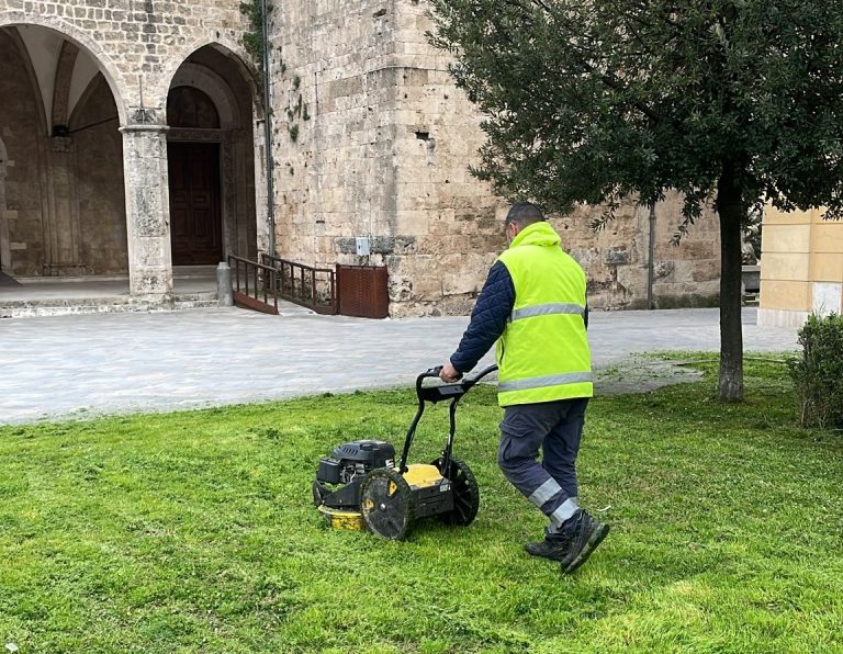 Rieti, cessato il maltempo potenziato il servizio dello sfalcio dell’erba 