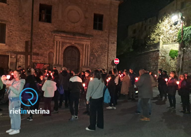 ►VIDEO – La Via Crucis del venerdì Santo attraversa il centro storico di Rieti
