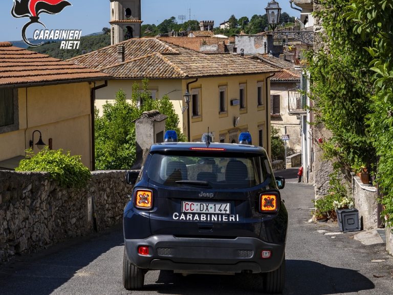 Donna alla guida ubriaca provoca incidente. Tasso alcolemico superiore tre volte il consentito