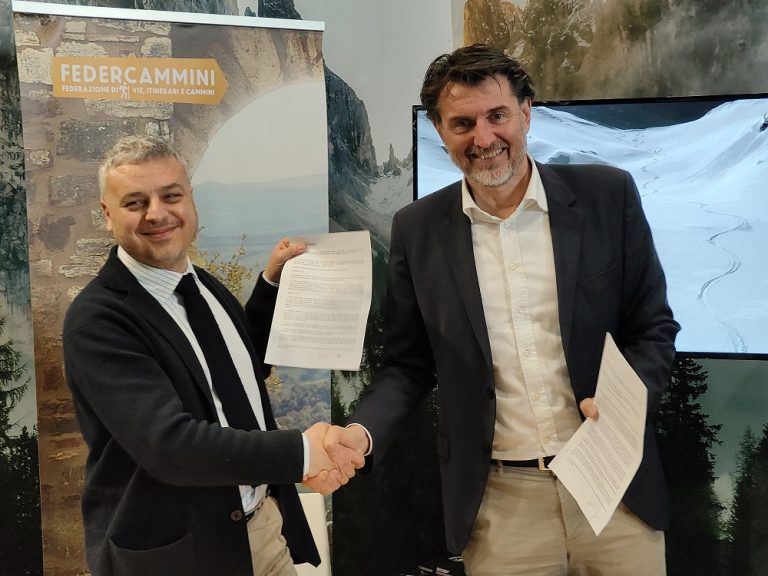 Protocollo d’Intesa CAI e FederCammini per uniformare segnaletica percorsi escursionistici e manutenzione rete sentieristica