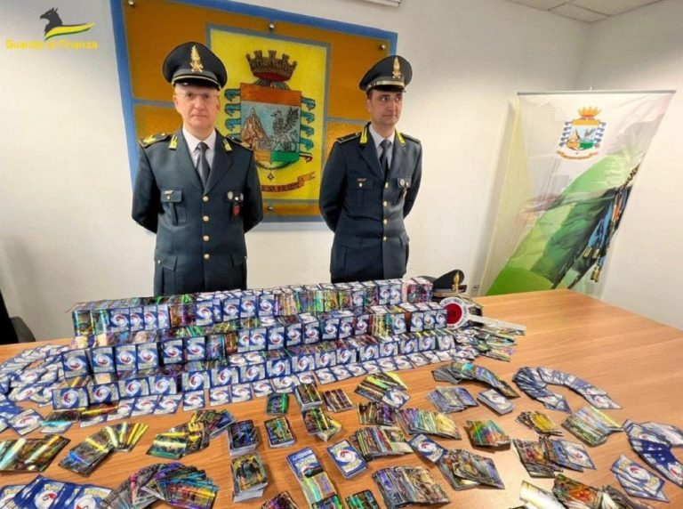 Sequestrate a Rieti 31.360 carte Pokemon contraffatte